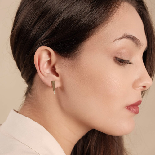 Brinco Triângulo Liso Banhado a Ouro 18K