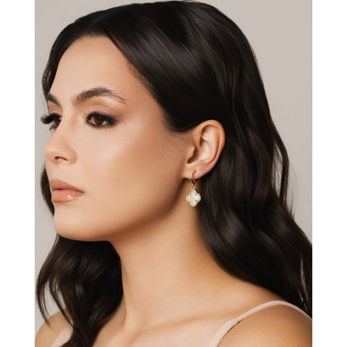 Brinco Argola Click Trevo Madrepérola 3.2 cm Banhado a Ouro 18K