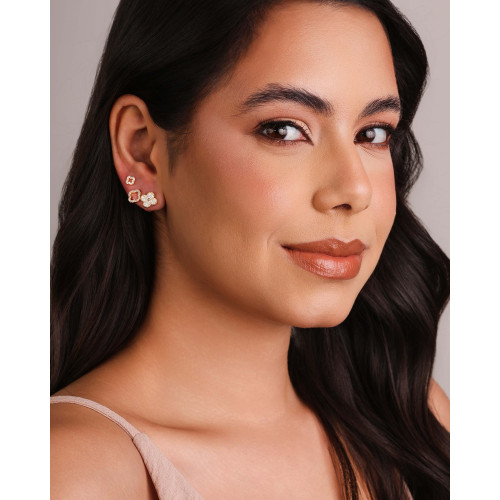 Brinco Flor Vazada Cravejada Cristal 6 mm Banhado a Ouro 18K