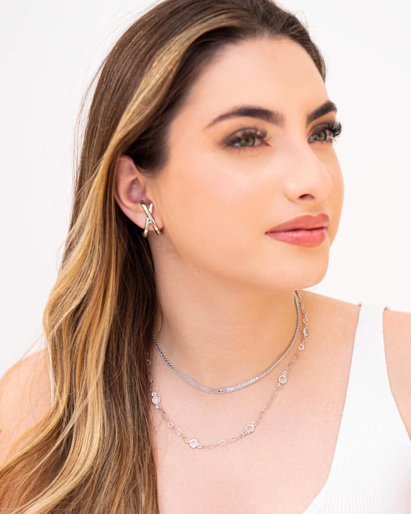 Ear Hook em X Liso Ródio Branco