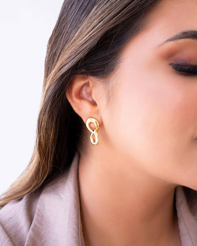 Brinco Elos Pendurados Banhado a Ouro 18K