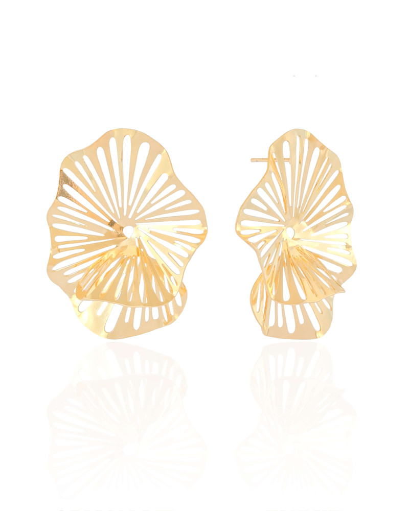 Brinco Flor Vazada Banhado a Ouro 18K