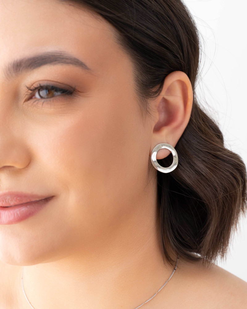 Brinco Argola Frontal Ondulado 2.2 cm Ródio Branco