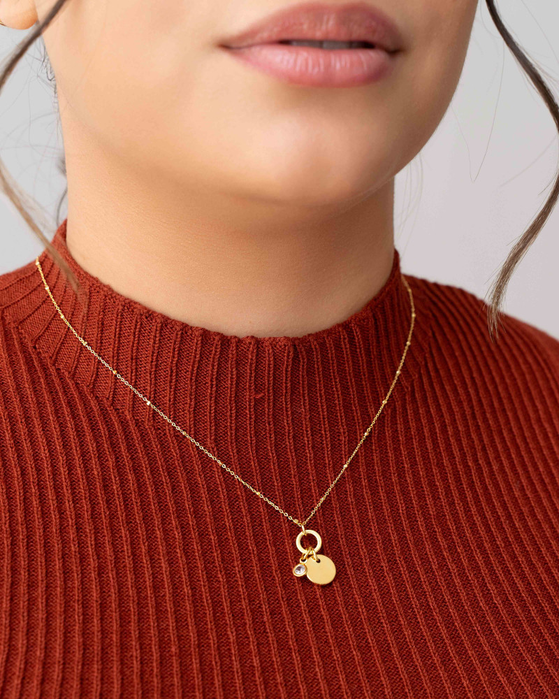 Gargantilha Detalhes Pingente Redondo Ponto de Luz Banhado a Ouro 18K