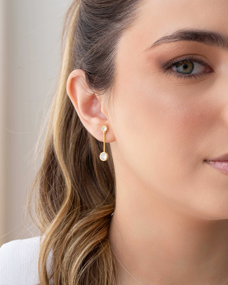 Brinco Ponto de Luz Palito Banhado a Ouro 18K