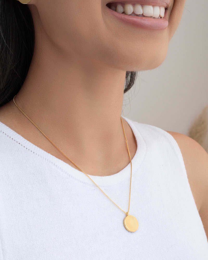 Gargantilha Veneziana com Pingente Redondo Liso Banhado a Ouro 18K - 45 cm