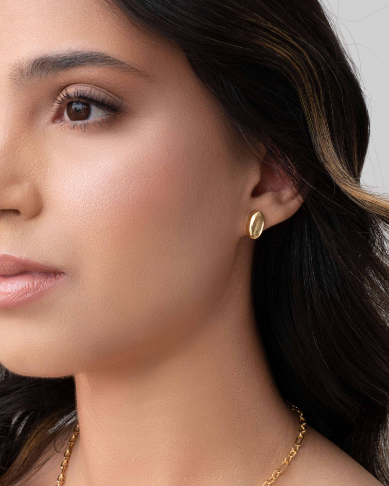 Brinco Oval Liso 1.2 cm Banhado a Ouro 18K