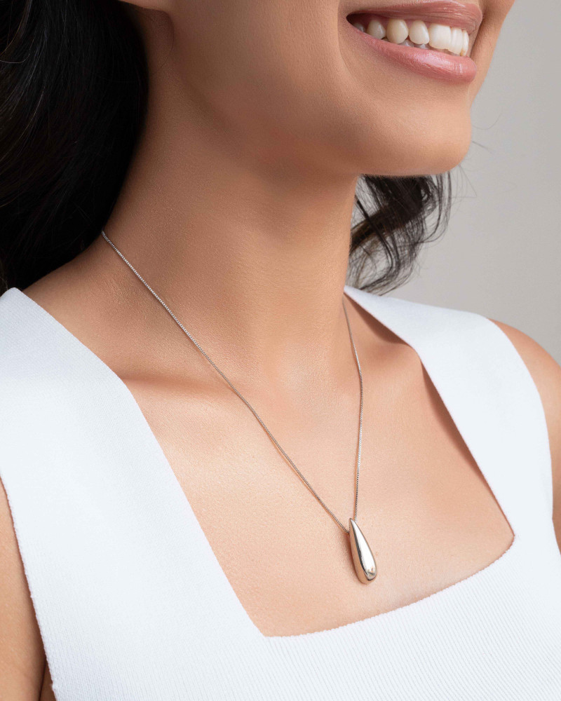 Gargantilha Veneziana com Pingente de Gota Abaulada Lisa Ródio Branco