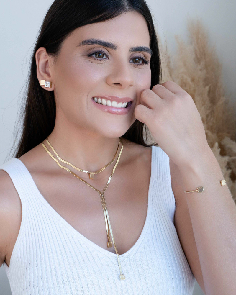 Brinco Quadrado Liso Banhado a Ouro 18K