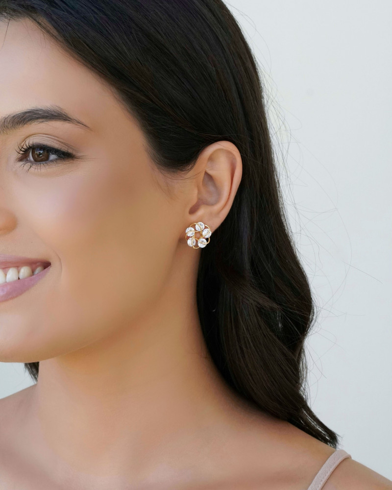 Brinco Redondo Pontos de Luz Cristal Banhado a Ouro 18K