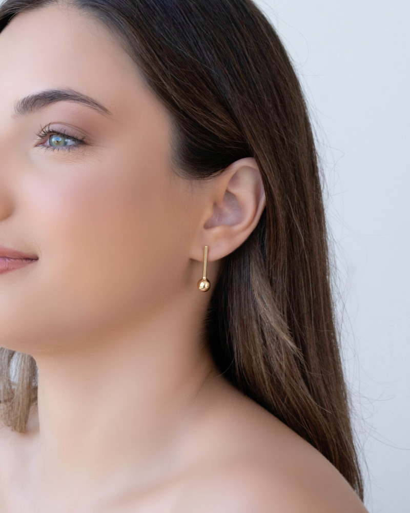 Brinco Palito Bola Lisa Banhado a Ouro 18K