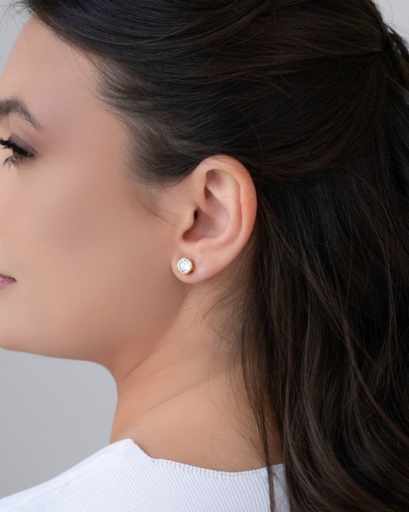 Brinco Ponto de Luz Cristal Banhado a Ouro 18K