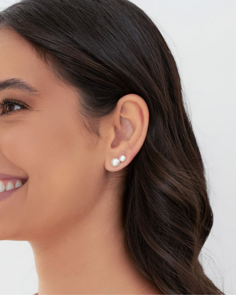 Brinco Pérola Achatada 6 mm Ródio Branco