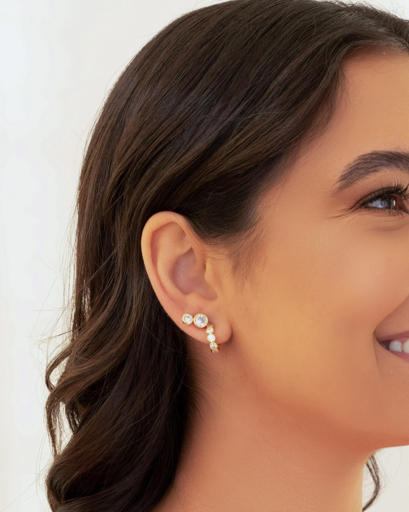 Brinco Ponto de Luz Cravação Inglesa 5 mm Banhado a Ouro 18K