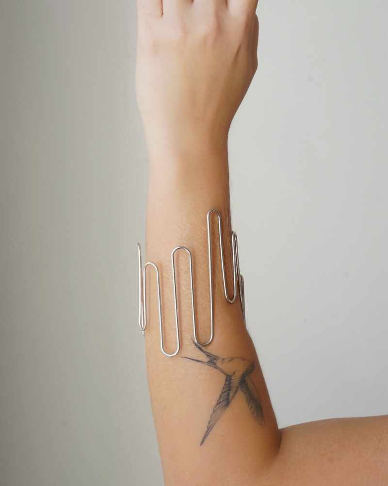 Bracelete Fio Ondas Ródio Branco