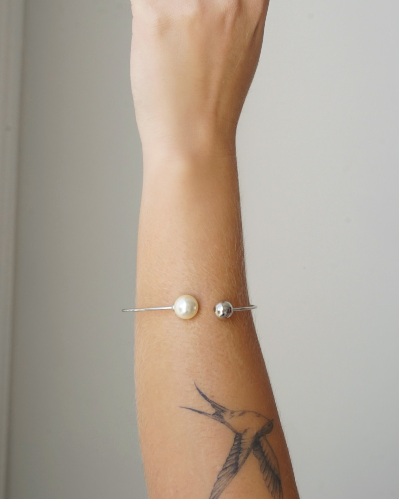 Bracelete Bola Lisa e Pérola Ródio Branco