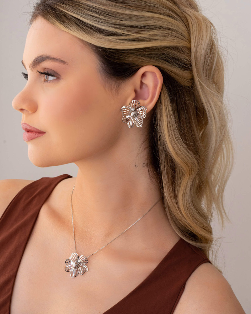 Brinco Flor Vazada 3 cm Ródio Branco