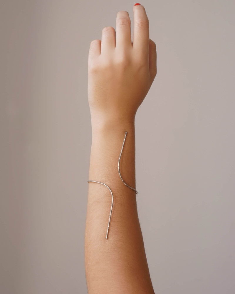 Bracelete Fio Texturizado Ródio Branco