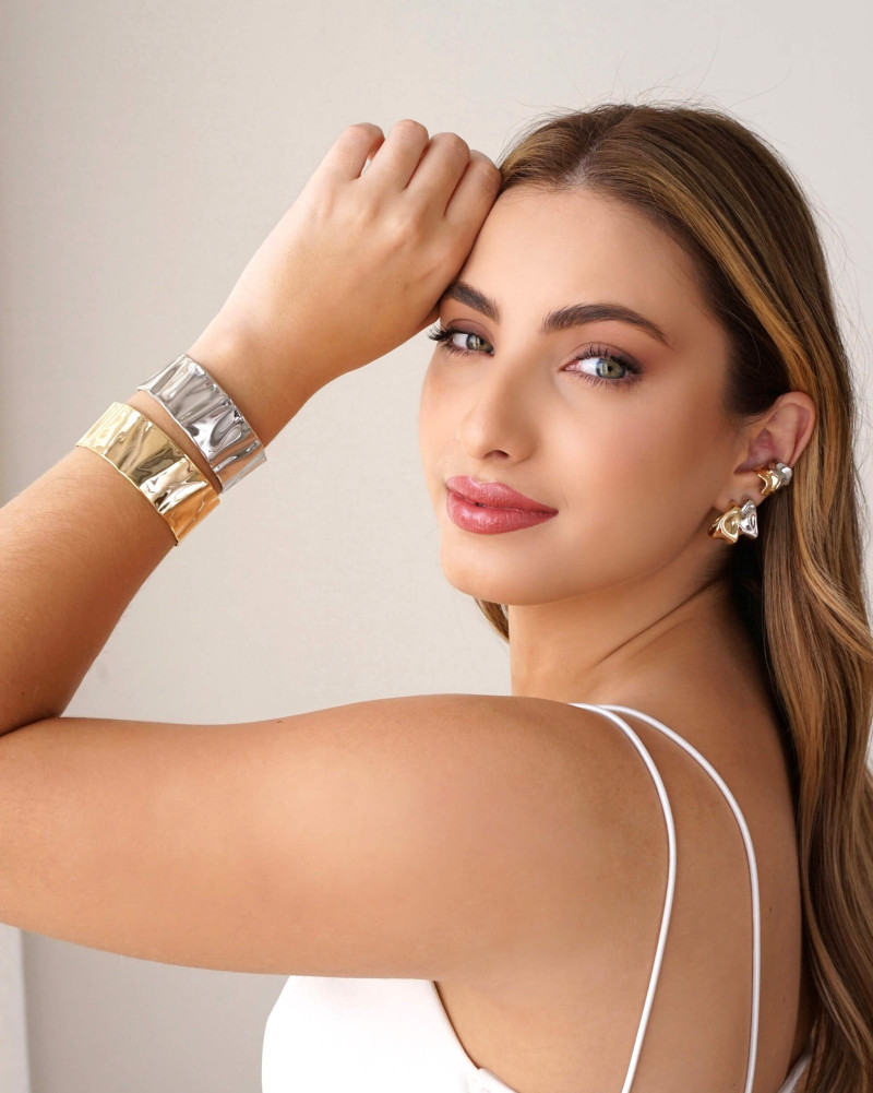 Brinco Argola Orgânica Lisa 1.8 cm Ródio Branco