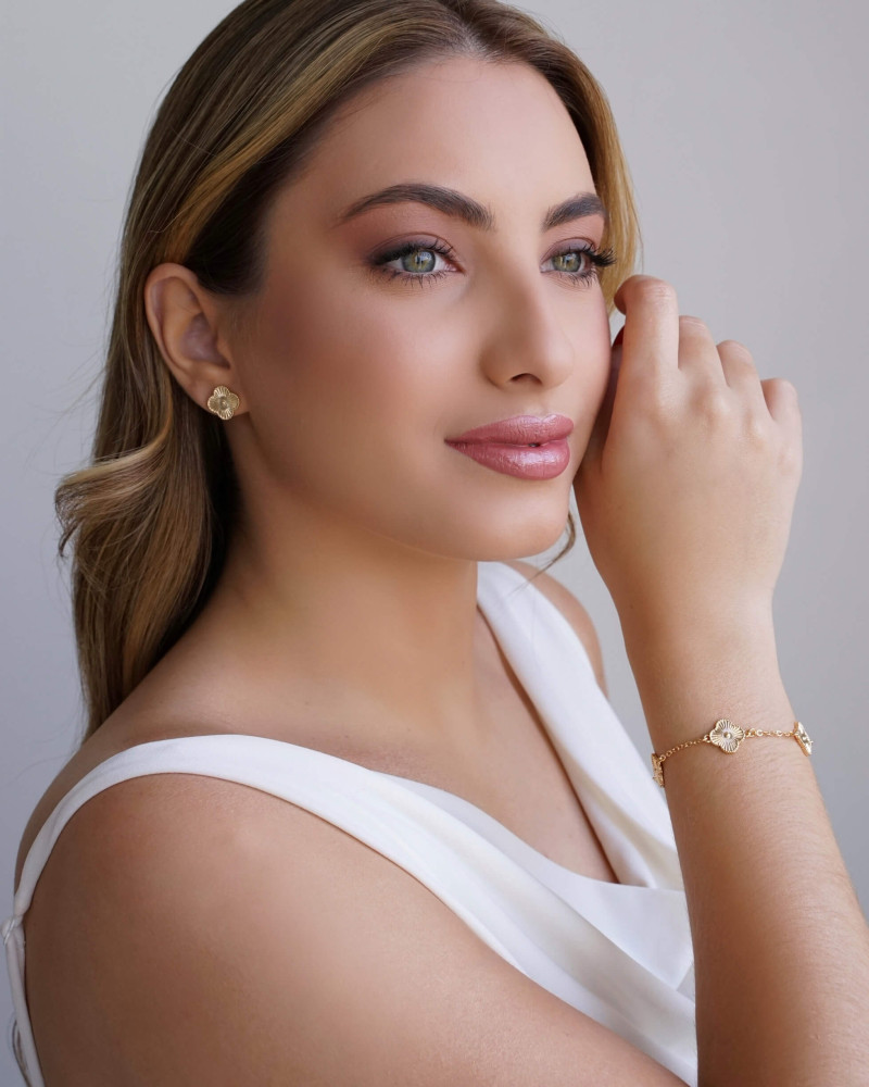 Pulseira Flor Riscada Banhado a Ouro 18K