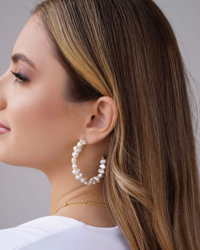 Brinco Argola Pérolas Barrocas 4.6 cm Banhado a Ouro 18K