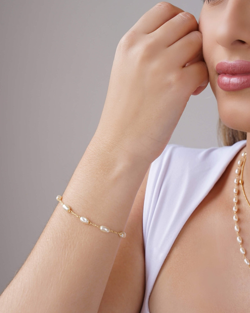 Pulseira Elos Pérolas Ovais 4 mm Banhado a Ouro 18K