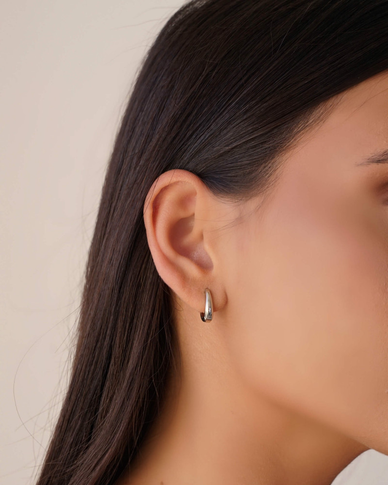 Brinco Argola Oval Lisa 1.5 cm Ródio Branco