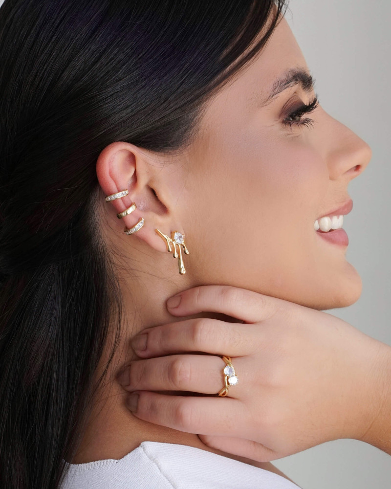 Ear Cuff Orgânico Derretido Ponto de Luz Cristal 2.5 cm Banhado a Ouro 18K