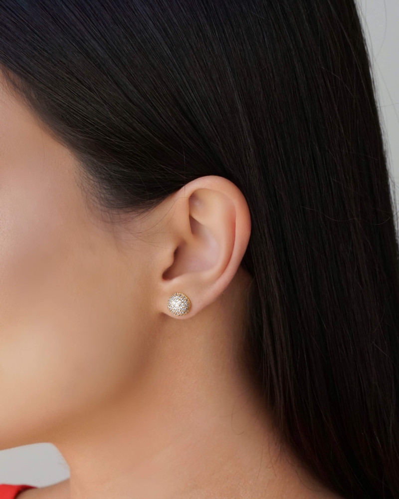 Brinco Meia Bola Cravejada Cristal 9 mm Banhado a Ouro 18K