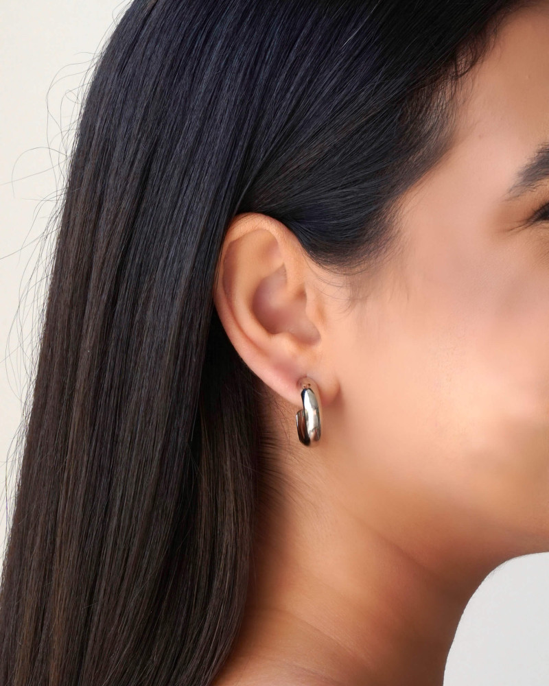 Brinco Argola Abaulada Lisa 2.3 cm Ródio Branco