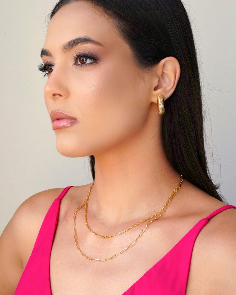 Brinco Argola Tubo Detalhes 2.5 cm Banhado a Ouro 18K