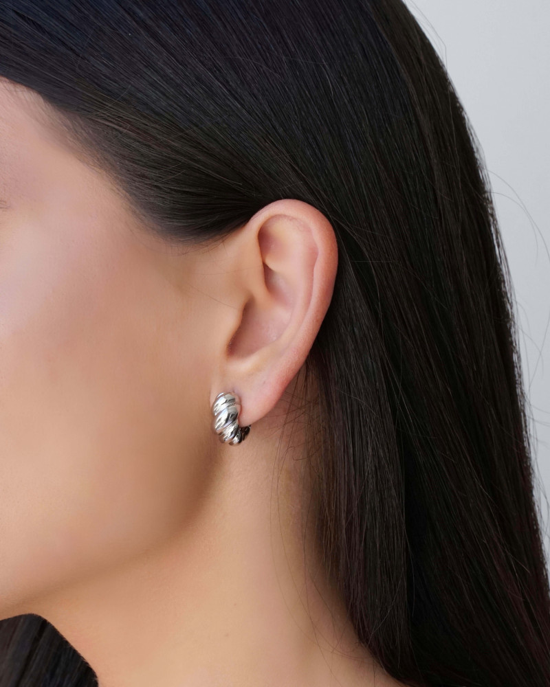 Brinco Argola Click Croissant 1.6 cm Ródio Branco