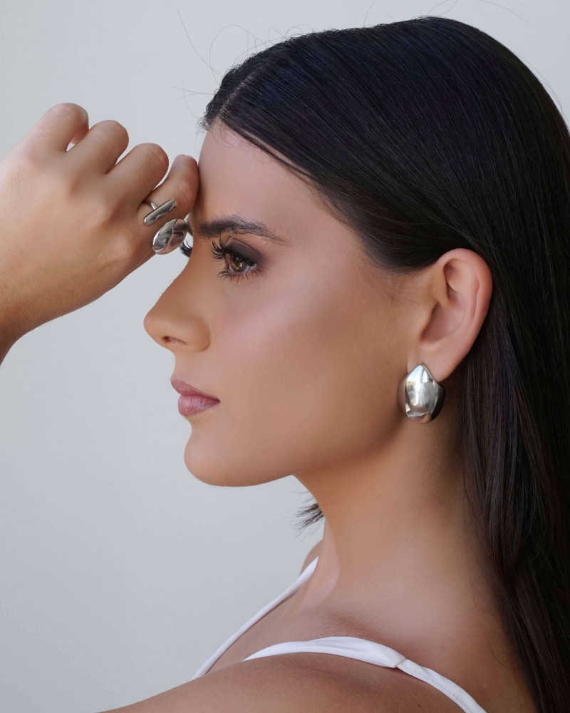 Brinco Abaulado Liso 2.8 cm Ródio Branco