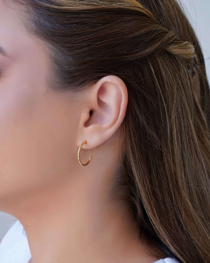 Brinco Argola Fio Diamantada 1.8 cm Banhado a Ouro 18K