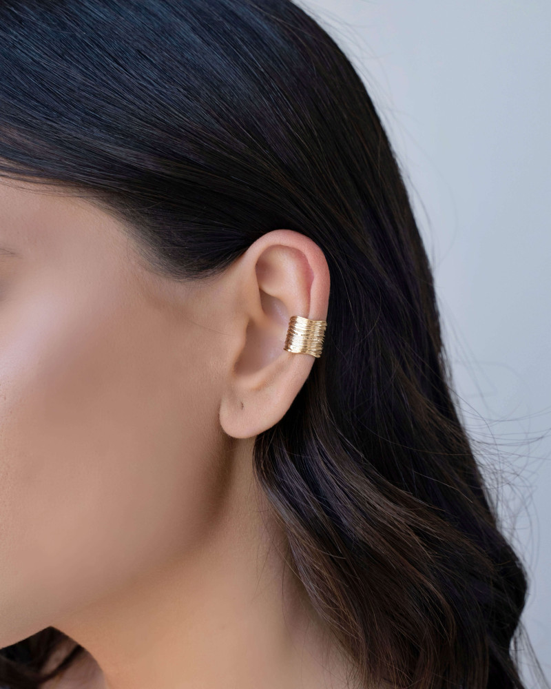 Piercing Texturizado Banhado a Ouro 18K