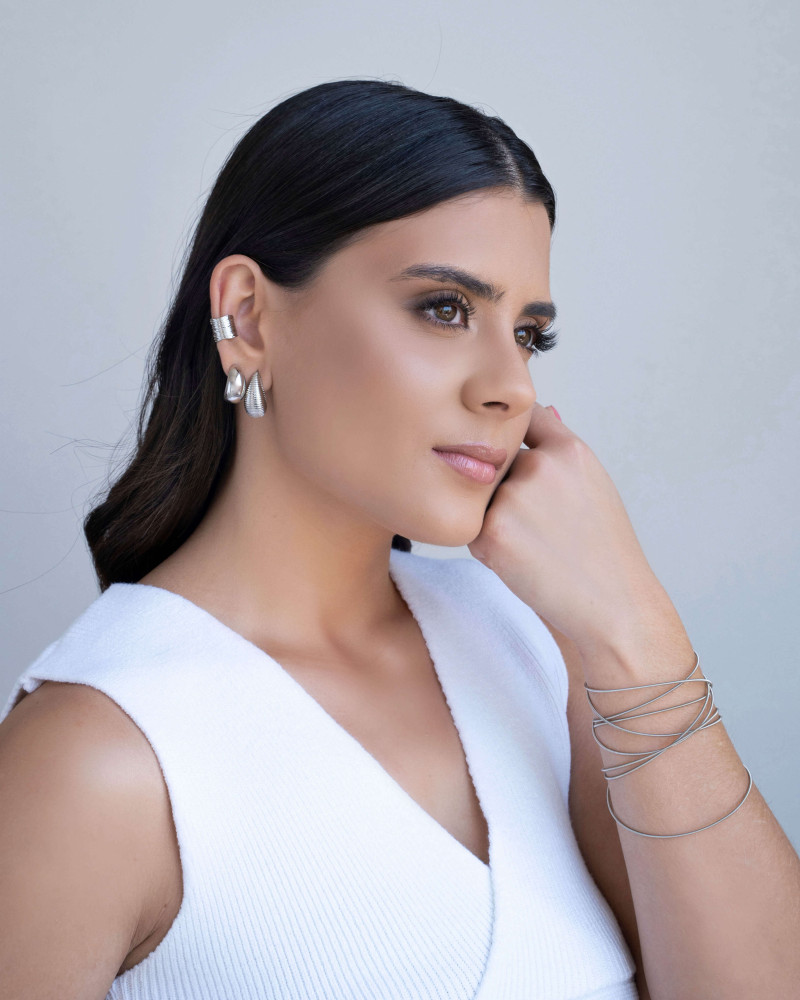 Brinco Meia Lua Lisa Ródio Branco