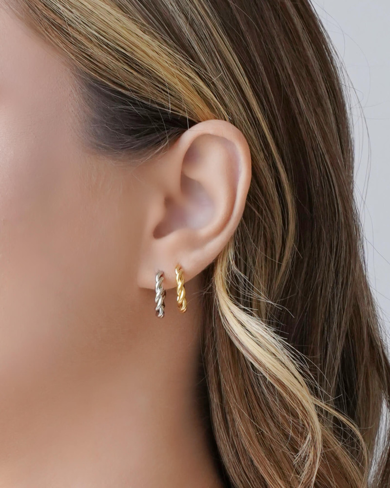 Brinco Argola Torcida 1.6 cm Ródio Branco