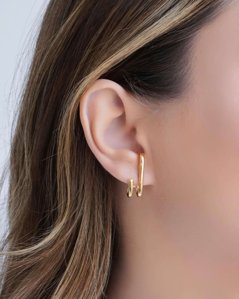 Ear Hook Filetes Lisos 2.4 cm Banhado a Ouro 18K