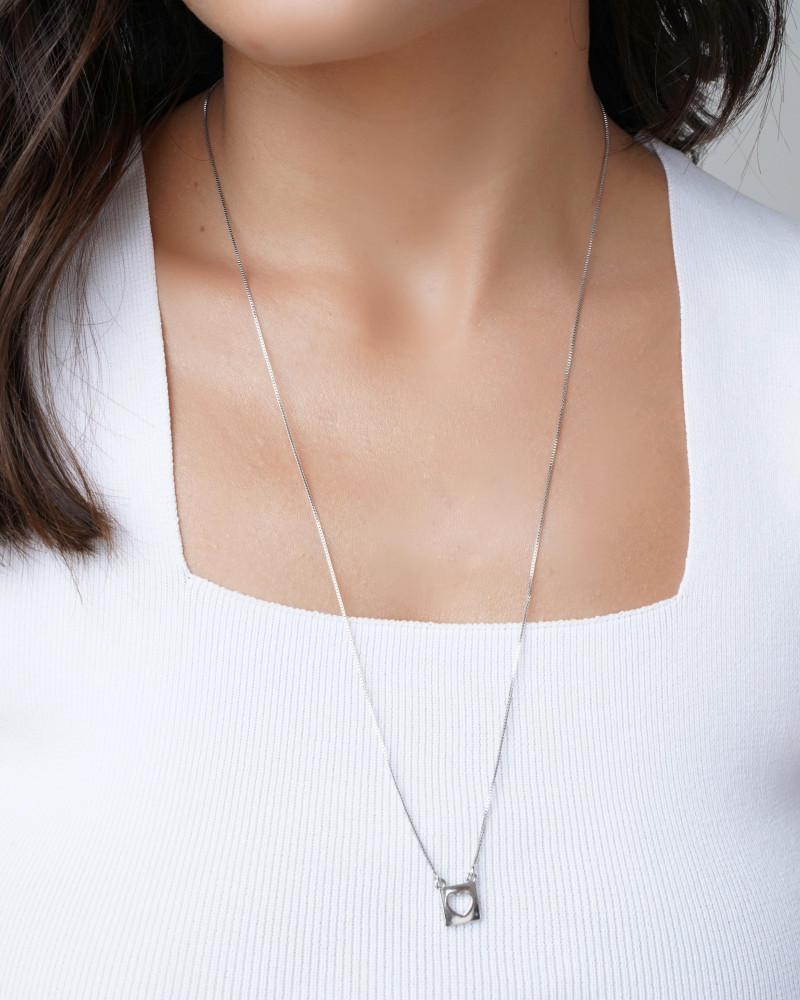 Escapulário Espírito Santo Coração Vazado Ródio Branco - 60 cm