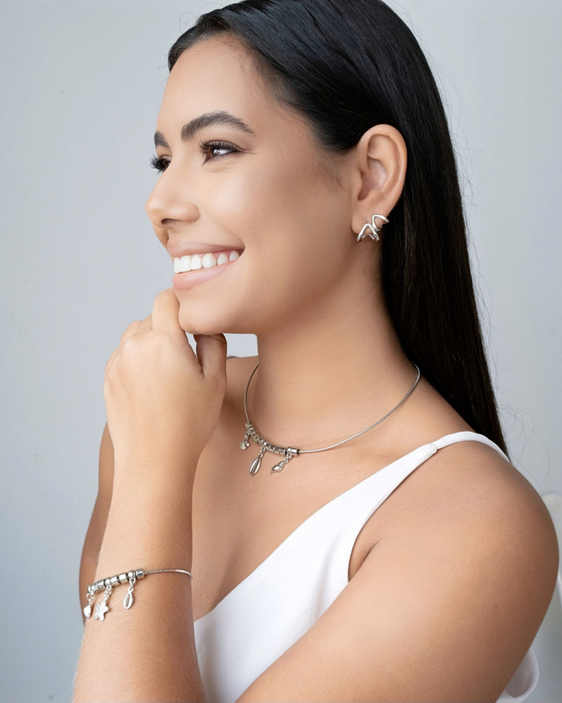 Aro Flexível Pingentes Búzios Ródio Branco - 40 cm