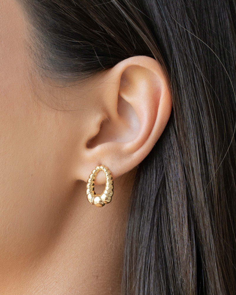 Brinco Oval Torcido 1.8 cm Banhado a Ouro 18K