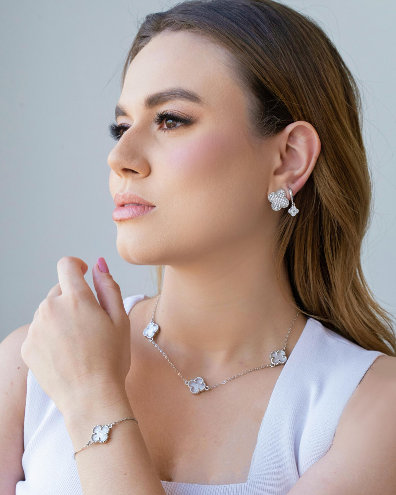 Brinco Trevo Cravejado Cristal 1.8 cm Ródio Branco