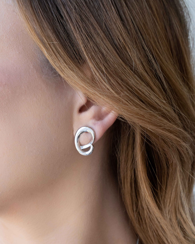 Brinco Nó Liso 2.0 cm Ródio Branco