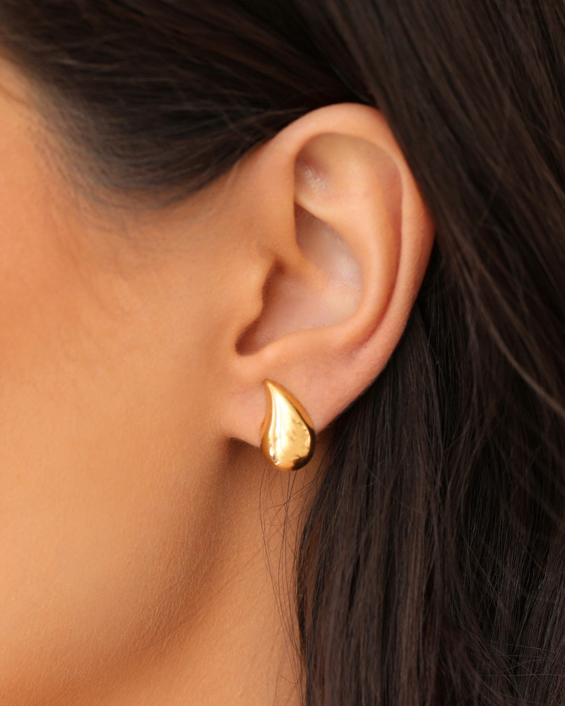 Brinco Gota Lisa 1.5 cm Banhado a Ouro 18K