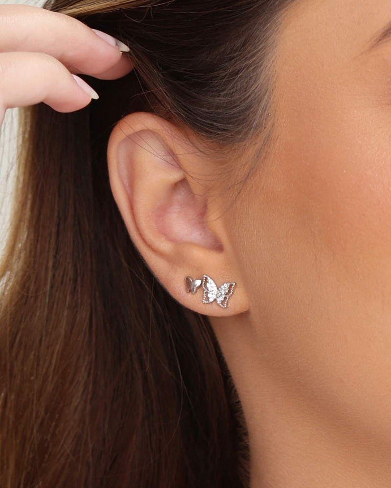 Brinco Borboleta Lisa 5 mm Ródio Branco