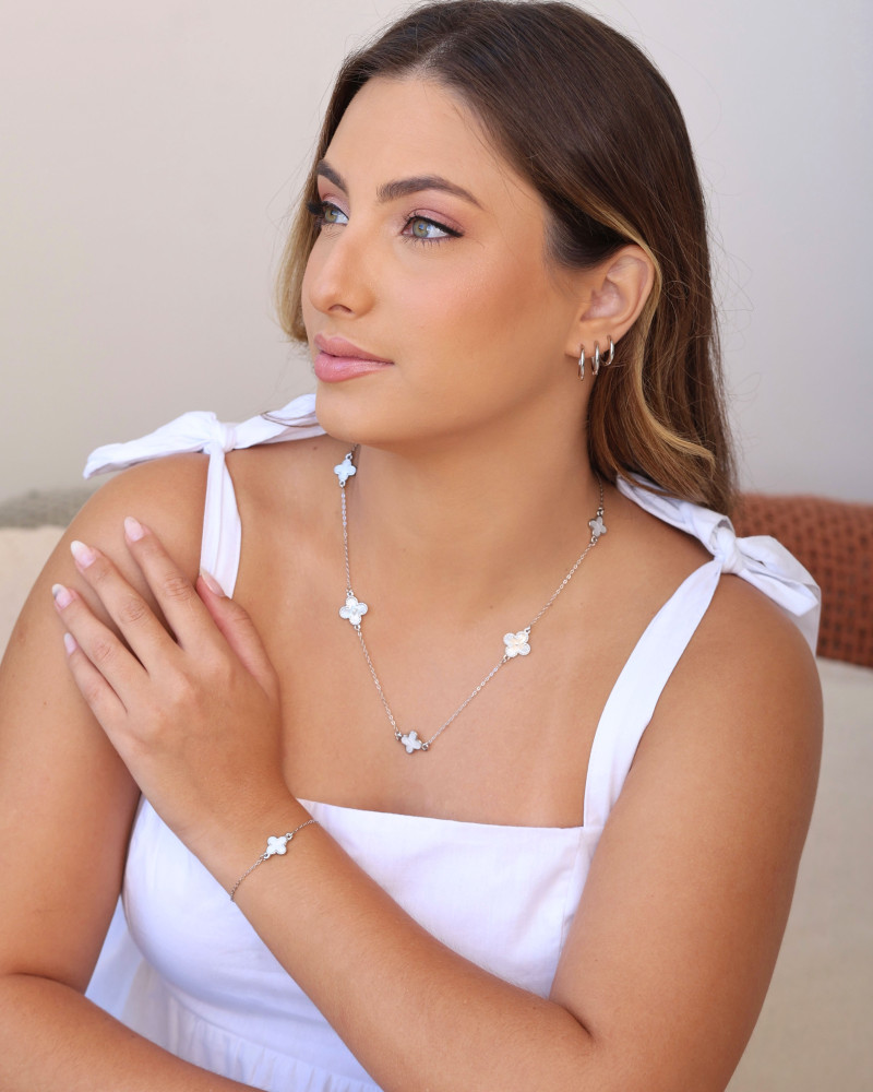 Pulseira Elos Trevo Madrepérola Fecho Gravata Ródio Branco