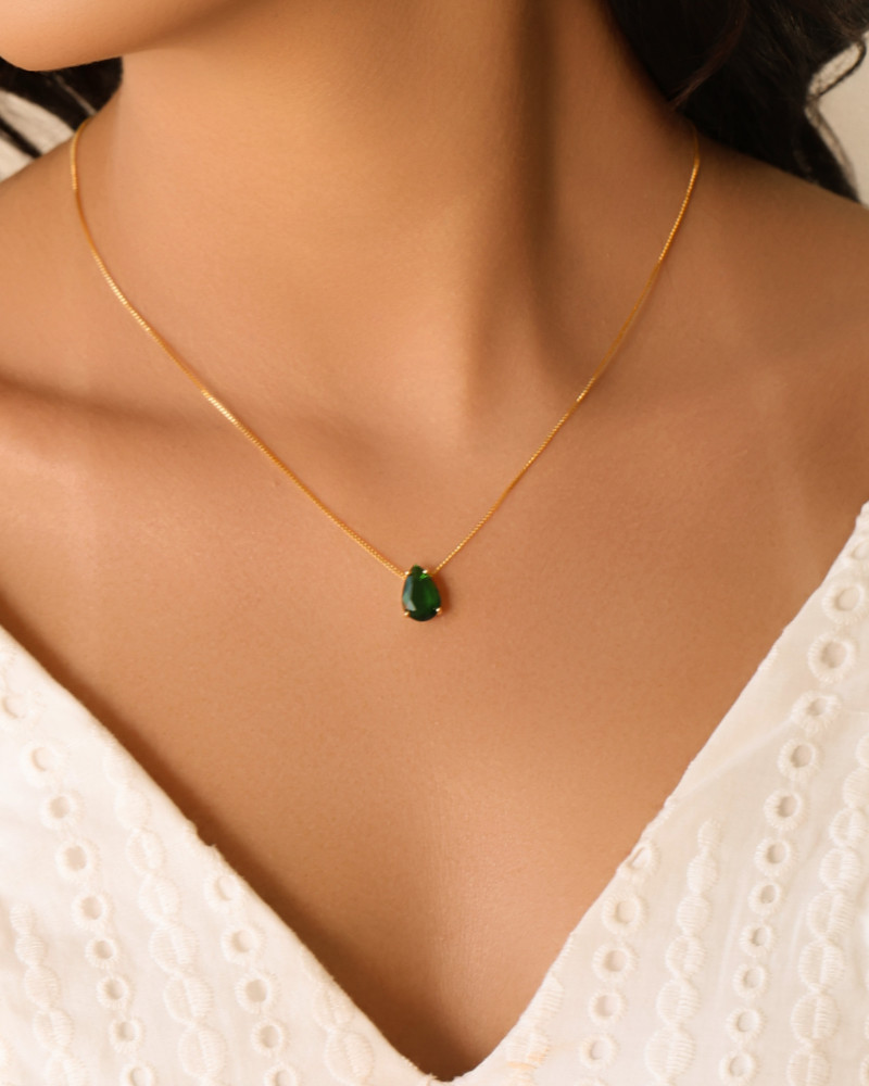 Conjunto Gota Esmeralda Banhado a Ouro 18K