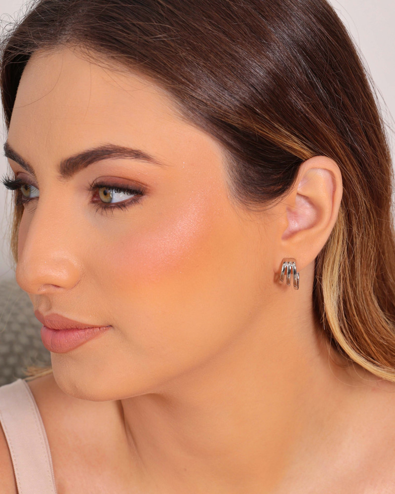 Brinco Meia Argola Filetes Lisos 1.8 cm Ródio Branco