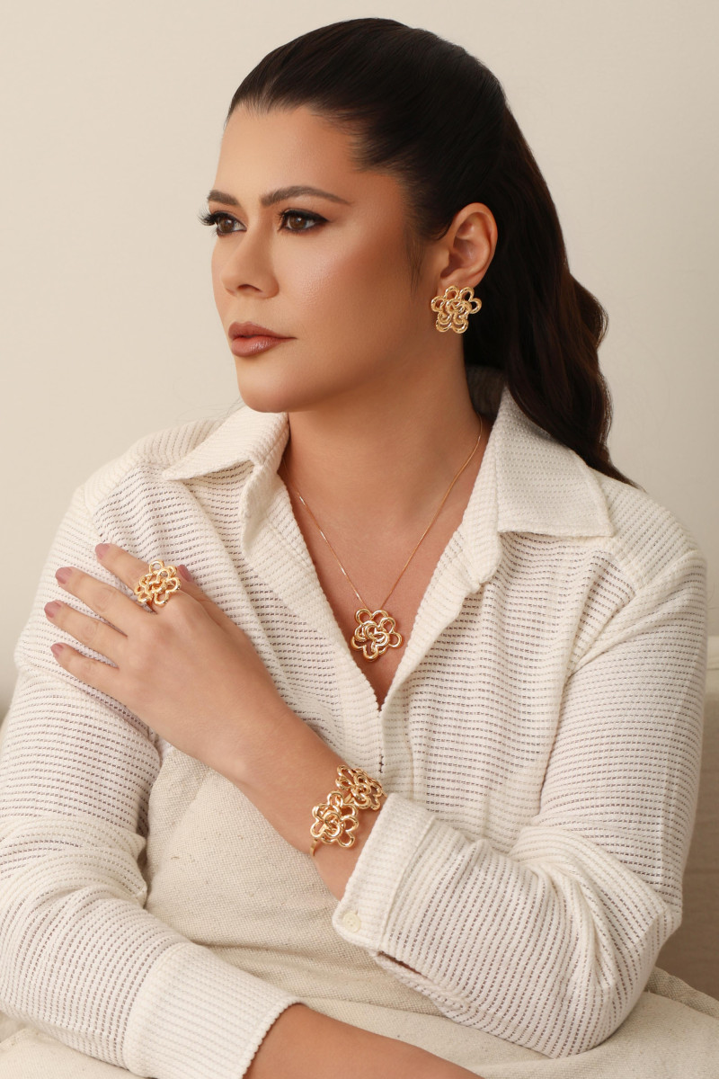 Anel Ajustável Flor Entrelaçada Tamanho G Banhado a Ouro 18K