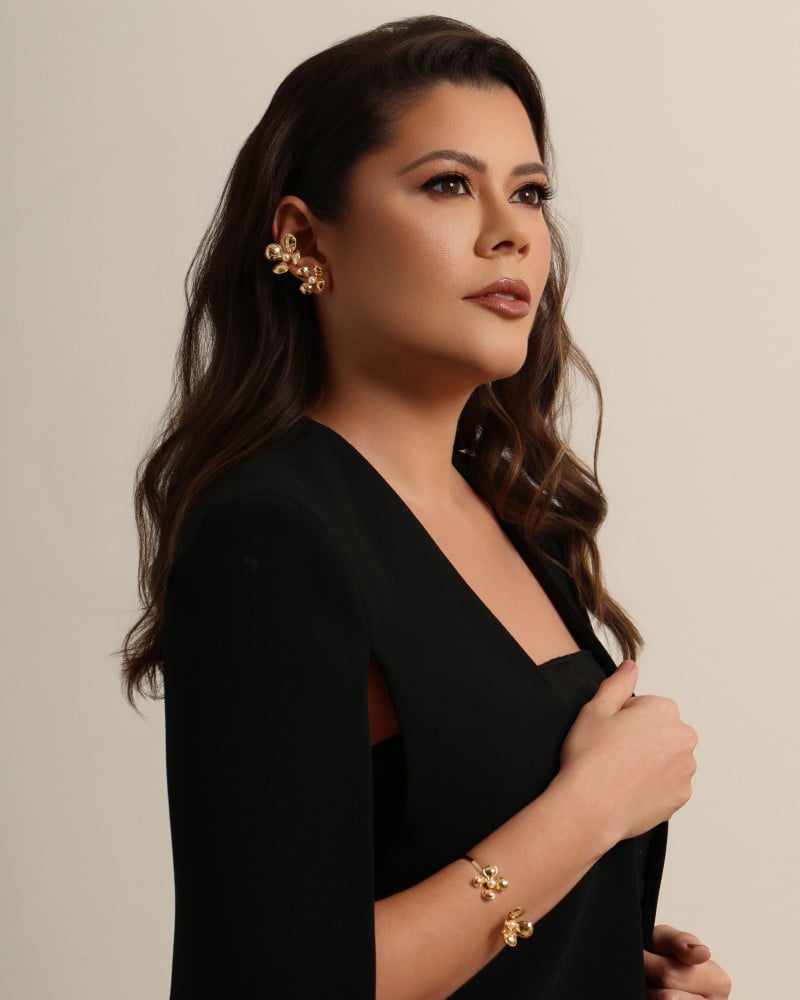 Brinco Flor Pérola 1.9 cm Banhado a Ouro 18K